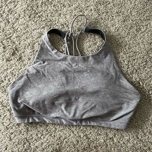 Lululemon high neck sports bra size 8